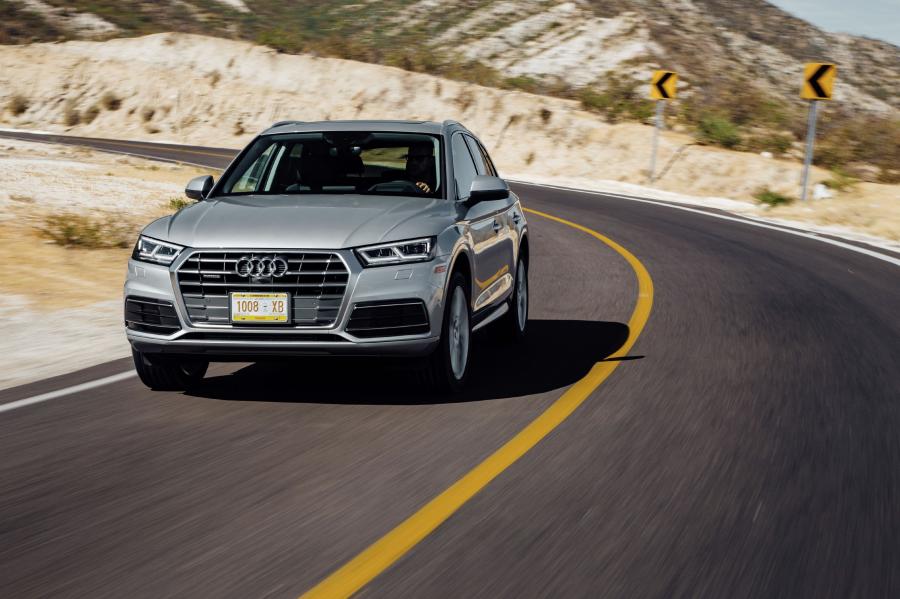  Audi Q5 2.0T Quattro 2017 года  (NA) (фото 23 из 40)